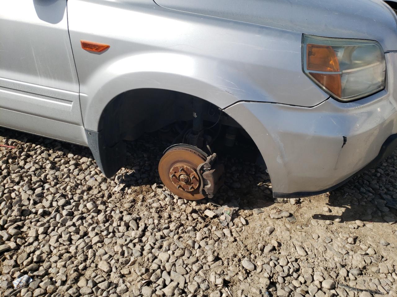 Photo 9 from auction – 2006 HONDA PILOT EX with VIN 2HKYF187X6H505063