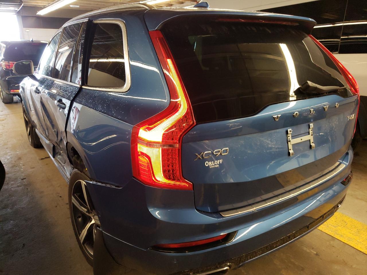 Photo 3 from auction – 2016 VOLVO XC90 T6 with VIN YV4A22PM2G1065257
