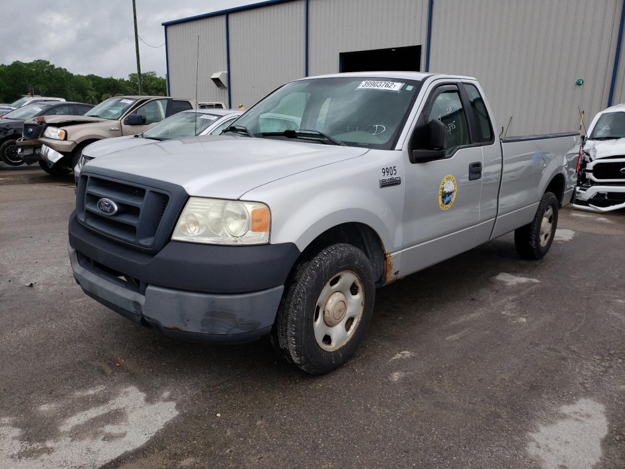 Photo 2 from auction – 2005 FORD F150 with VIN 1FTRF12205NB49271