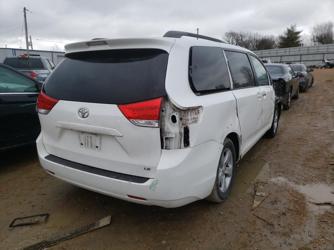 Photo 4 from auction – 2012 TOYOTA SIENNA LE with VIN 5TDKK3DC0CS247318