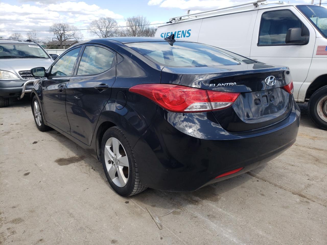 Photo 3 from auction – 2013 HYUNDAI ELANTRA GL with VIN 5NPDH4AE2DH219871