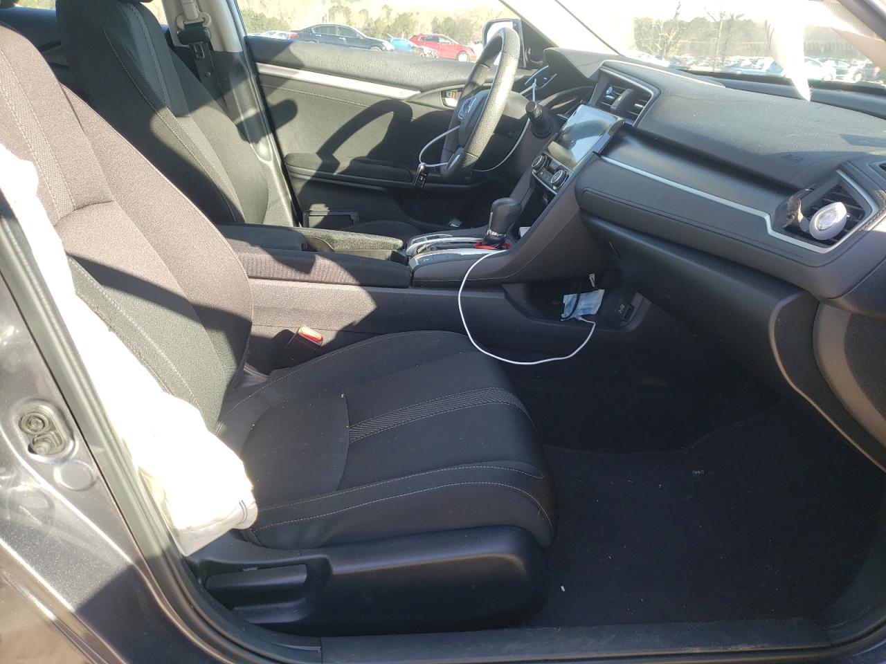 Photo 6 from auction – 2016 HONDA CIVIC EX with VIN 19XFC2F70GE238434