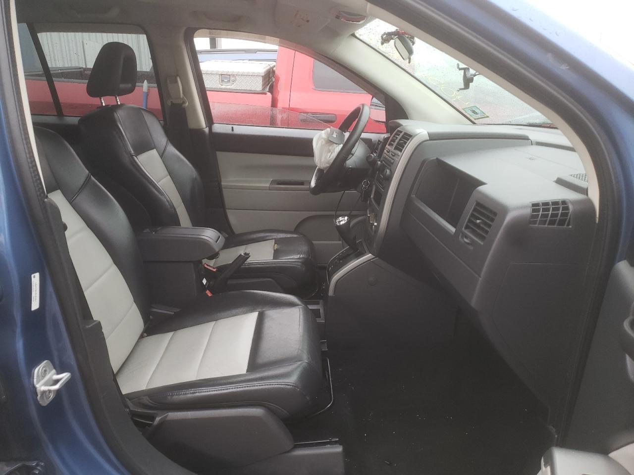 Photo 5 from auction – 2007 JEEP COMPASS LI with VIN 1J8FF57WX7D167557