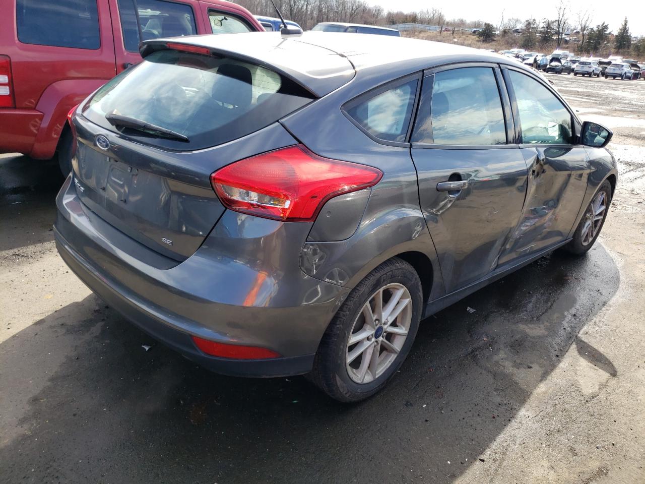 Photo 4 from auction – 2017 FORD FOCUS SE with VIN 1FADP3K23HL290974