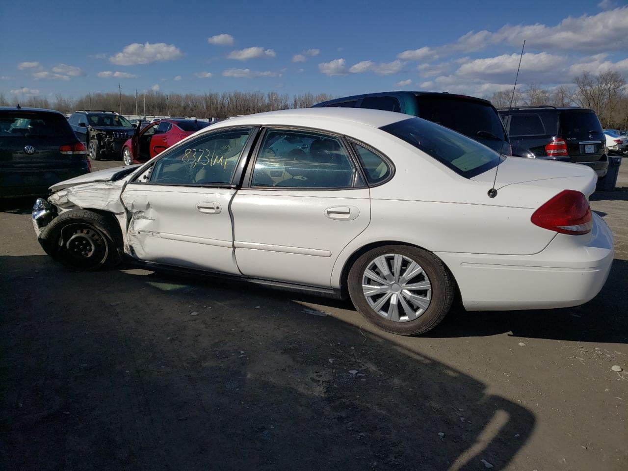 Photo 9 from auction – 2005 FORD TAURUS SE with VIN 1FAFP53U75A225928