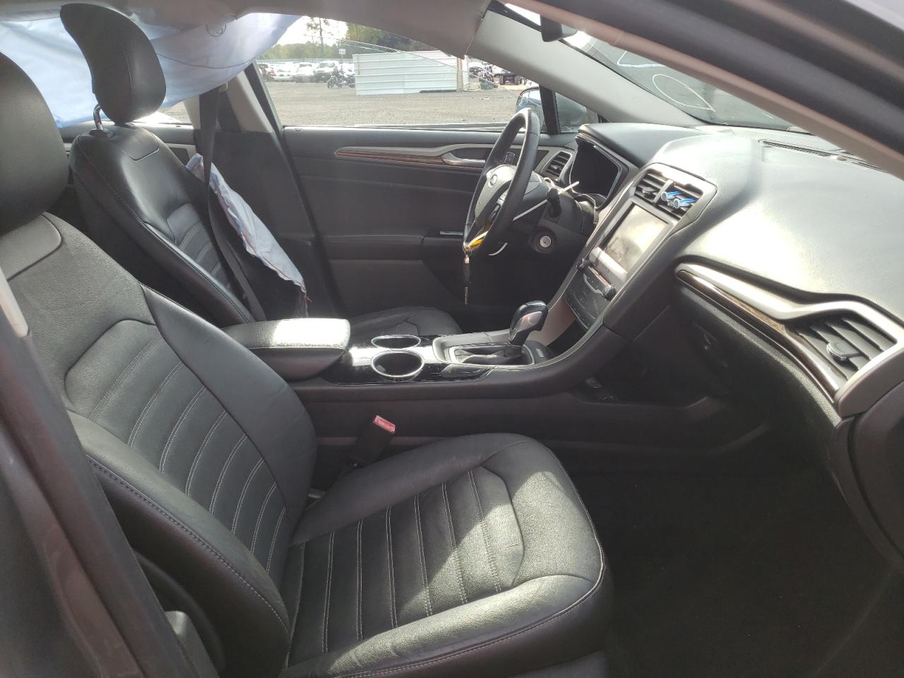 Photo 5 from auction – 2013 FORD FUSION SE with VIN 3FA6P0HR8DR356992