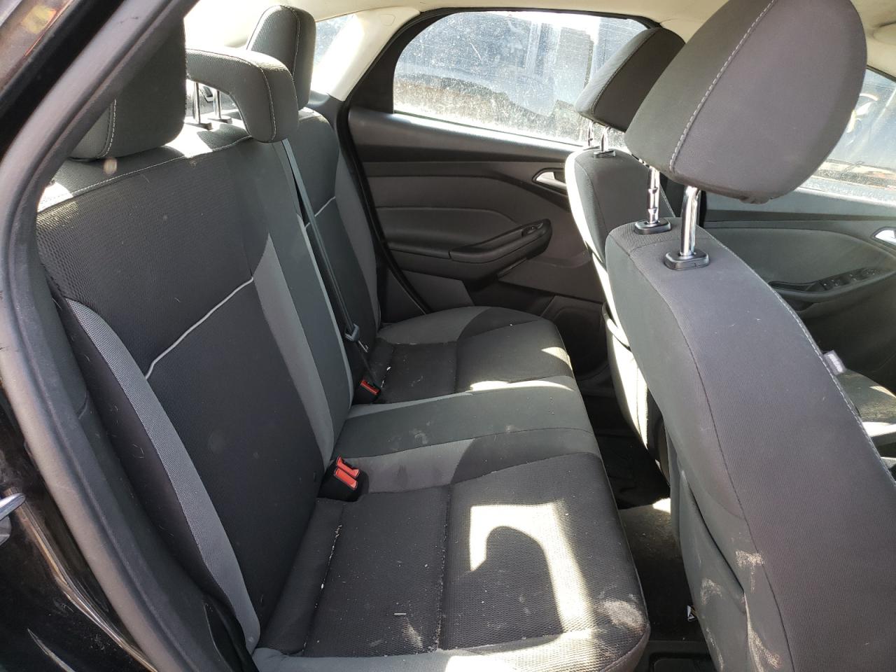 Photo 6 from auction – 2014 FORD FOCUS SE with VIN 1FADP3F23EL276269