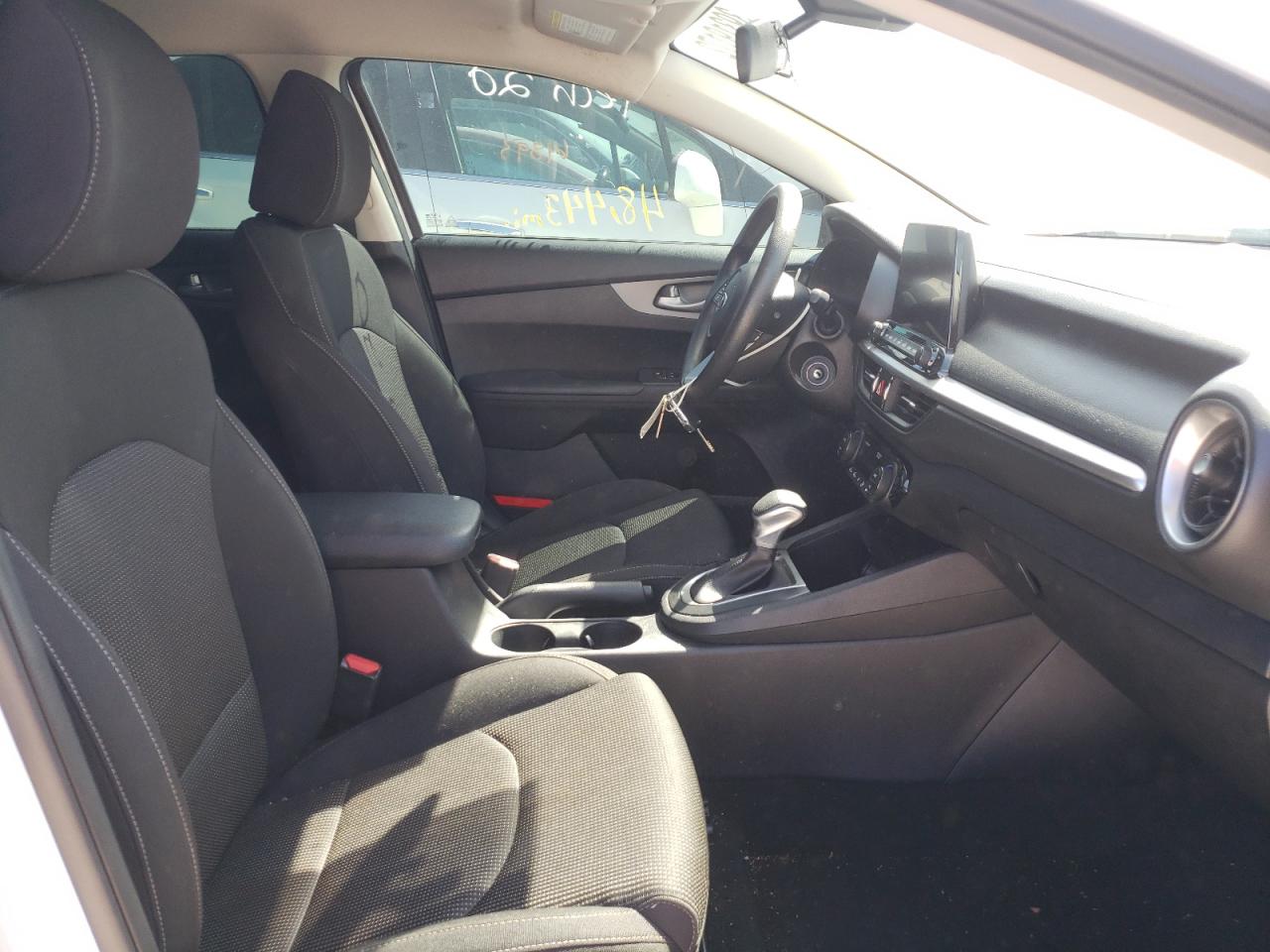 Photo 5 from auction – 2019 KIA FORTE FE with VIN 3KPF24AD7KE073972