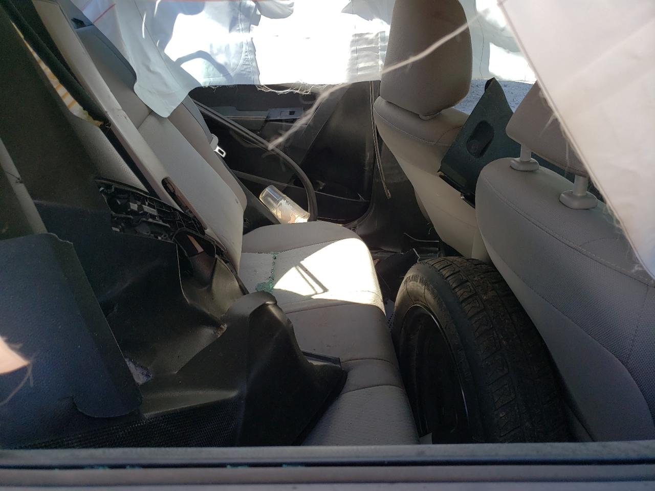 Photo 6 from auction – 2016 TOYOTA COROLLA with VIN 5YFBURHE3GP444622