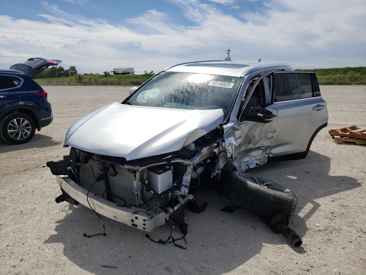 Photo 9 from auction – 2019 TOYOTA HIGHLANDER with VIN 5TDKZRFH1KS568502