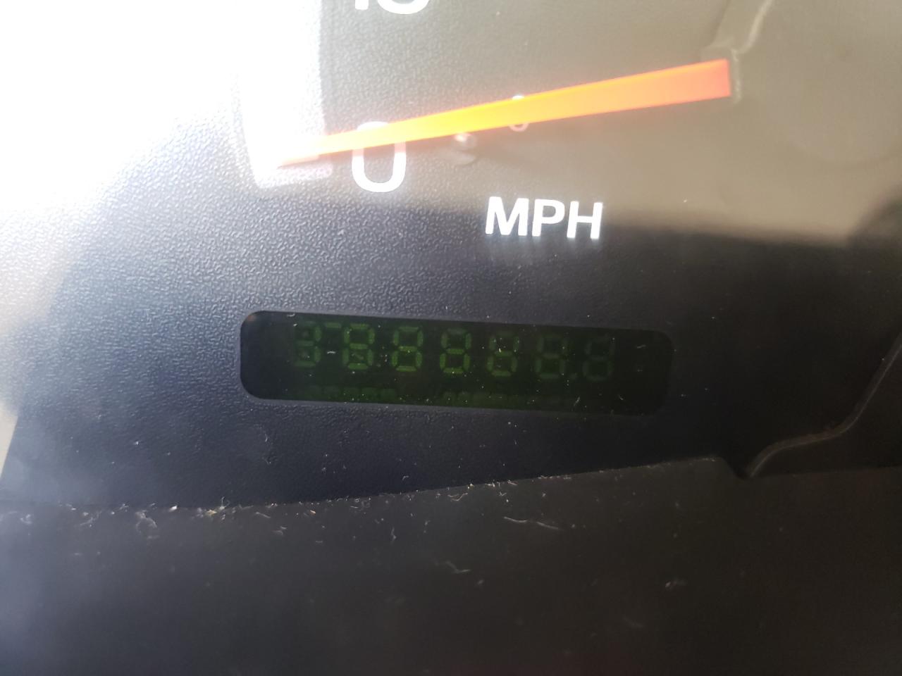 Photo 8 from auction – 2000 FORD F150 with VIN 1FTRX18W7YNA88187