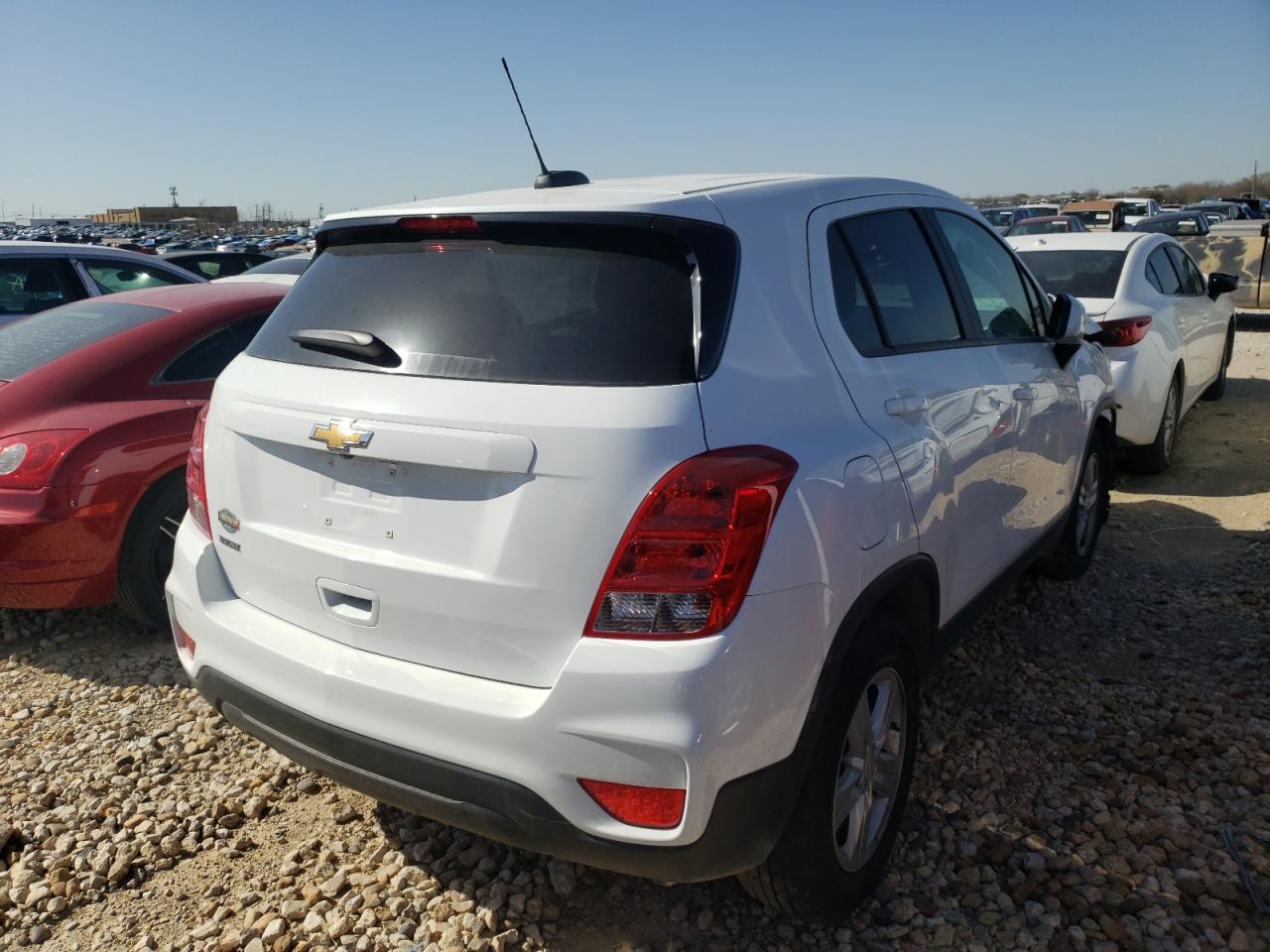 Photo 4 from auction – 2020 CHEVROLET TRAX LS with VIN KL7CJKSB3LB051180