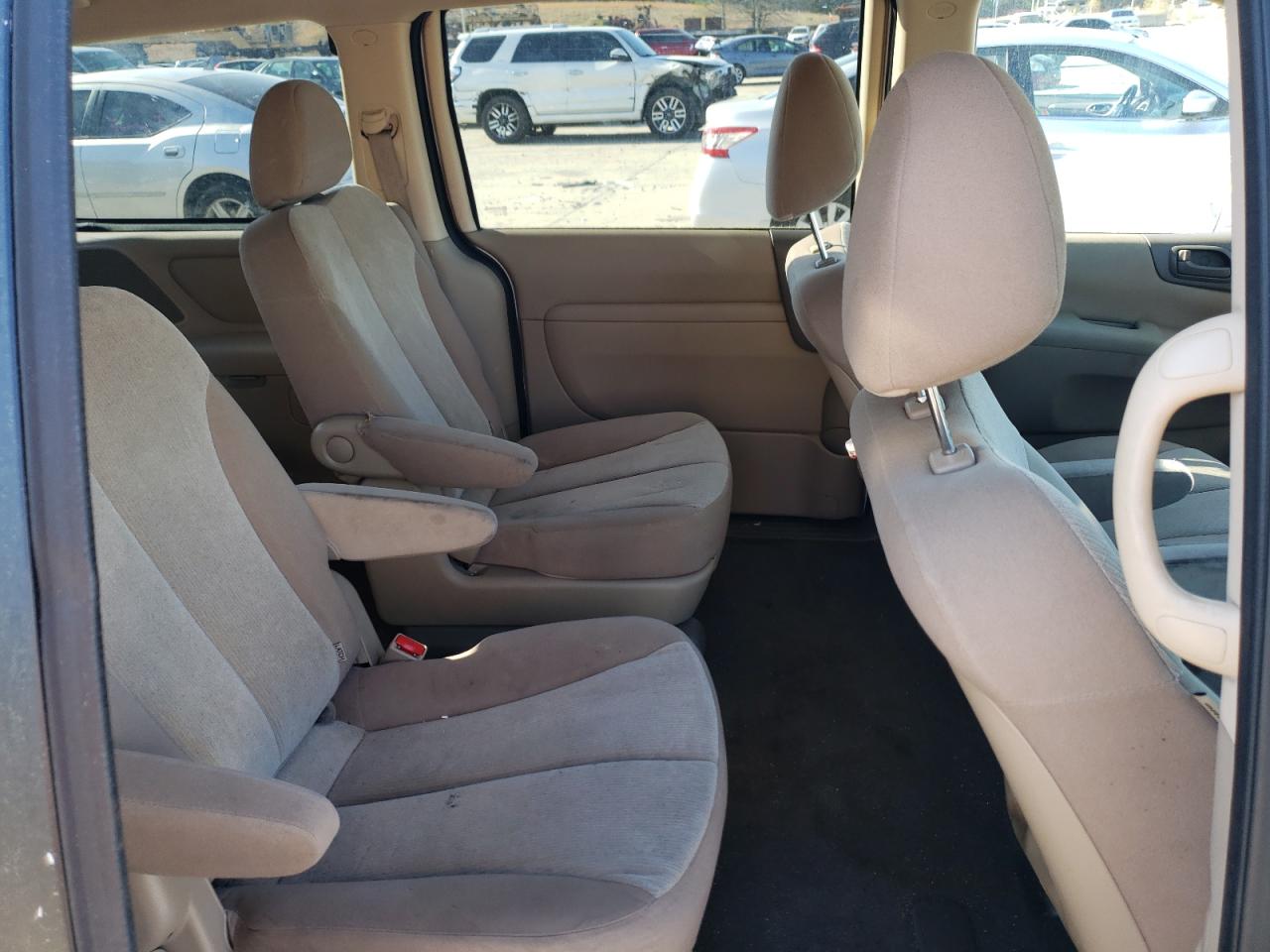 Photo 6 from auction – 2014 KIA SEDONA LX with VIN KNDMG4C73E6538659