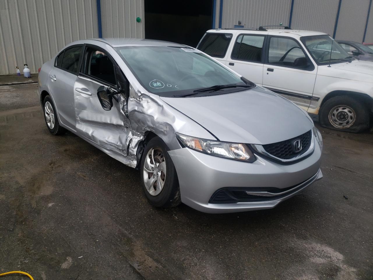 HONDA CIVIC LX 2015 with VIN 19XFB2F55FE104261 - Photo from auction