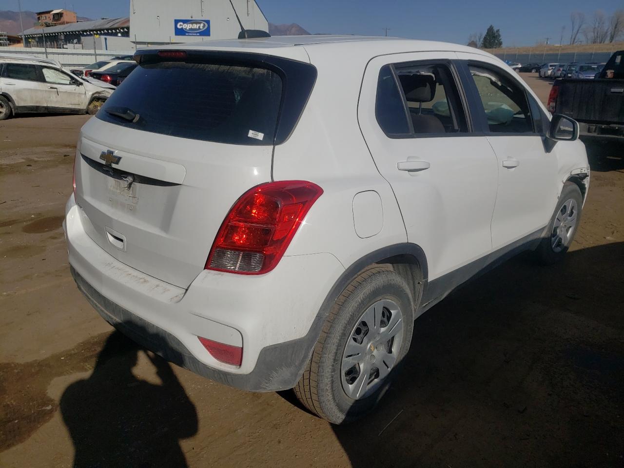 Photo 4 from auction – 2017 CHEVROLET TRAX LS with VIN 3GNCJKSB9HL144835