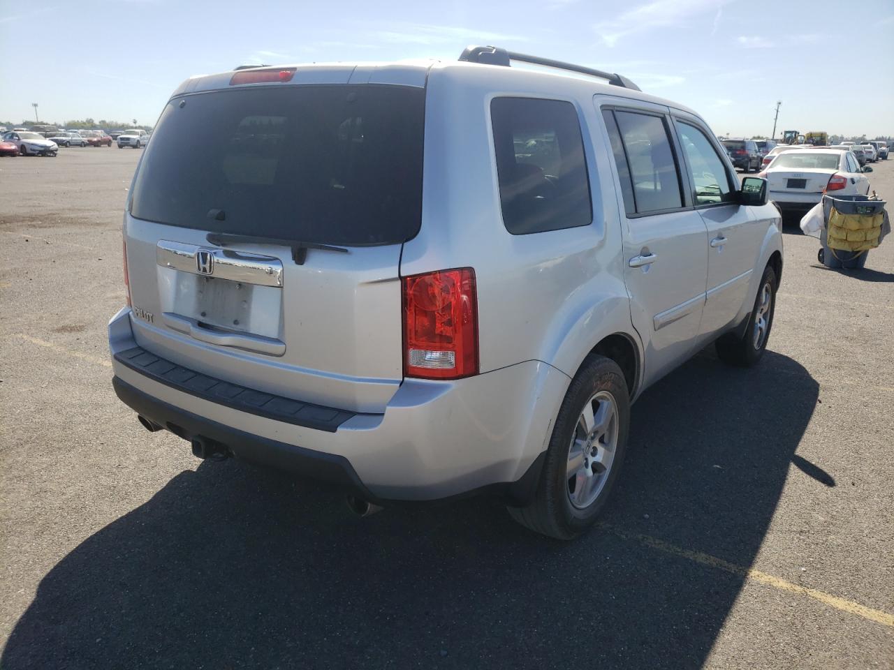 Photo 4 from auction – 2011 HONDA PILOT EXL with VIN 5FNYF3H67BB016776