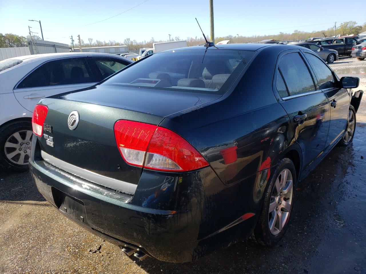 Photo 4 from auction – 2010 MERCURY MILAN PREM with VIN 3MEHM0JA0AR637355