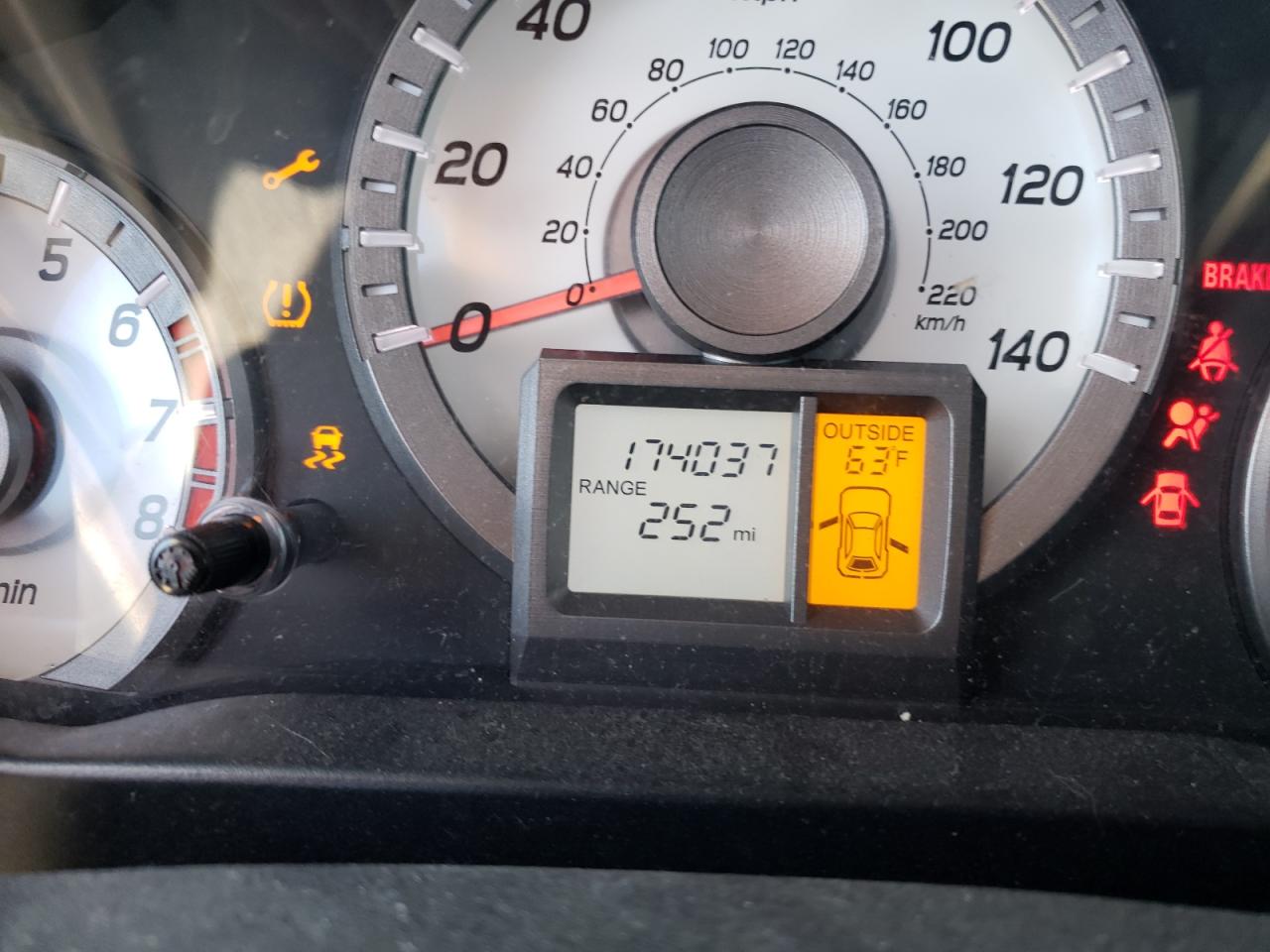 Фото 8 с аукциона – 2012 HONDA PILOT EXL с VIN 5FNYF3H59CB032387