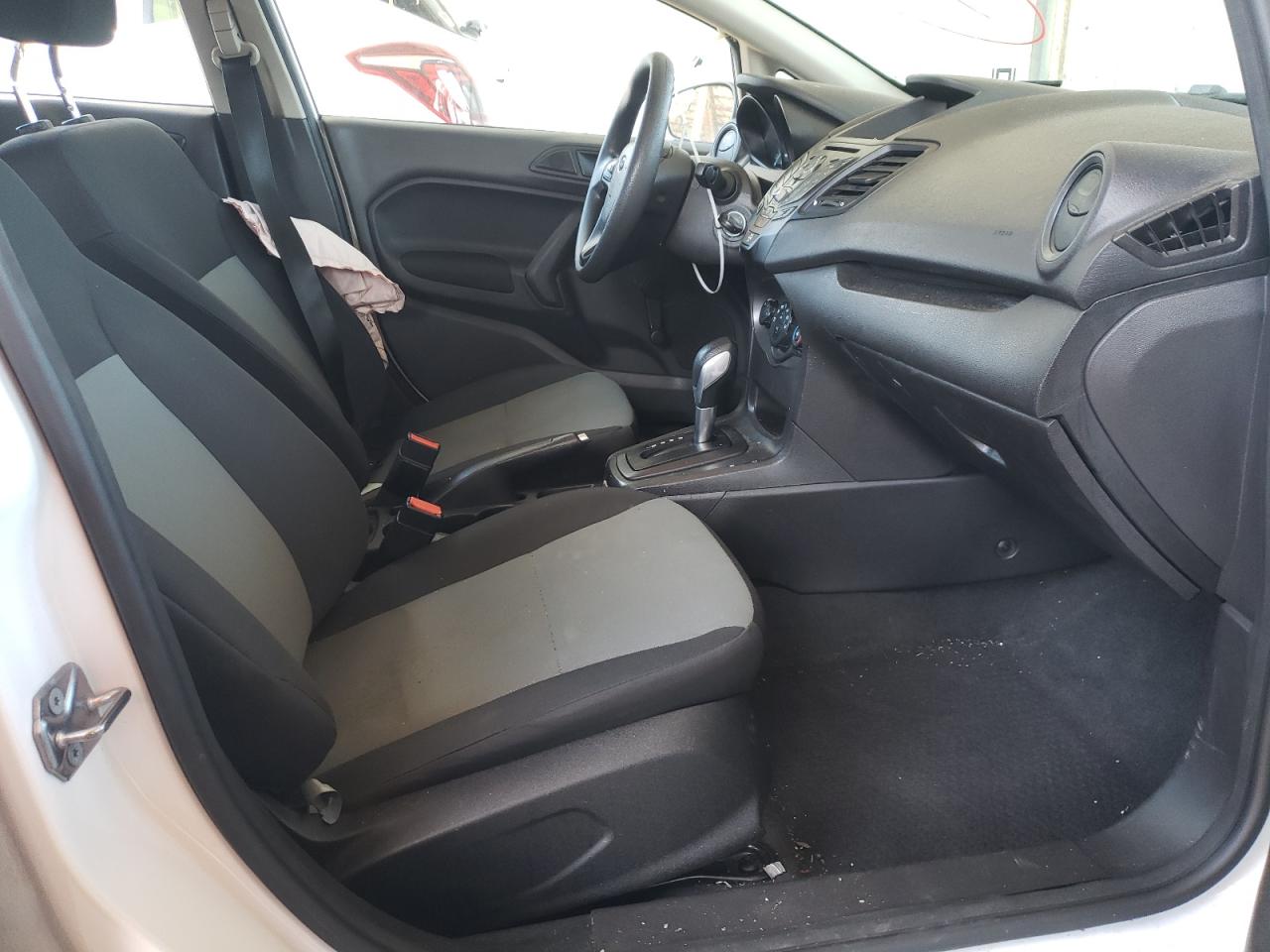 Photo 5 from auction – 2016 FORD FIESTA S with VIN 3FADP4TJ3GM170830