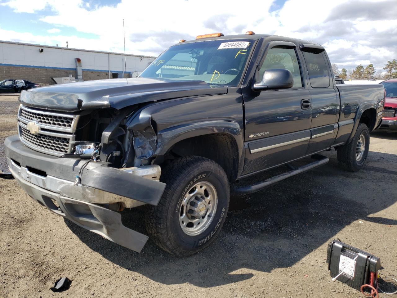 Photo 2 from auction – 2005 CHEVROLET SILVERADO with VIN 1GCHK29U85E242060