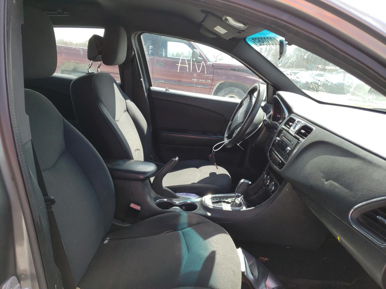 Photo 5 from auction – 2013 CHRYSLER 200 LX with VIN 1C3CCBAB6DN559470