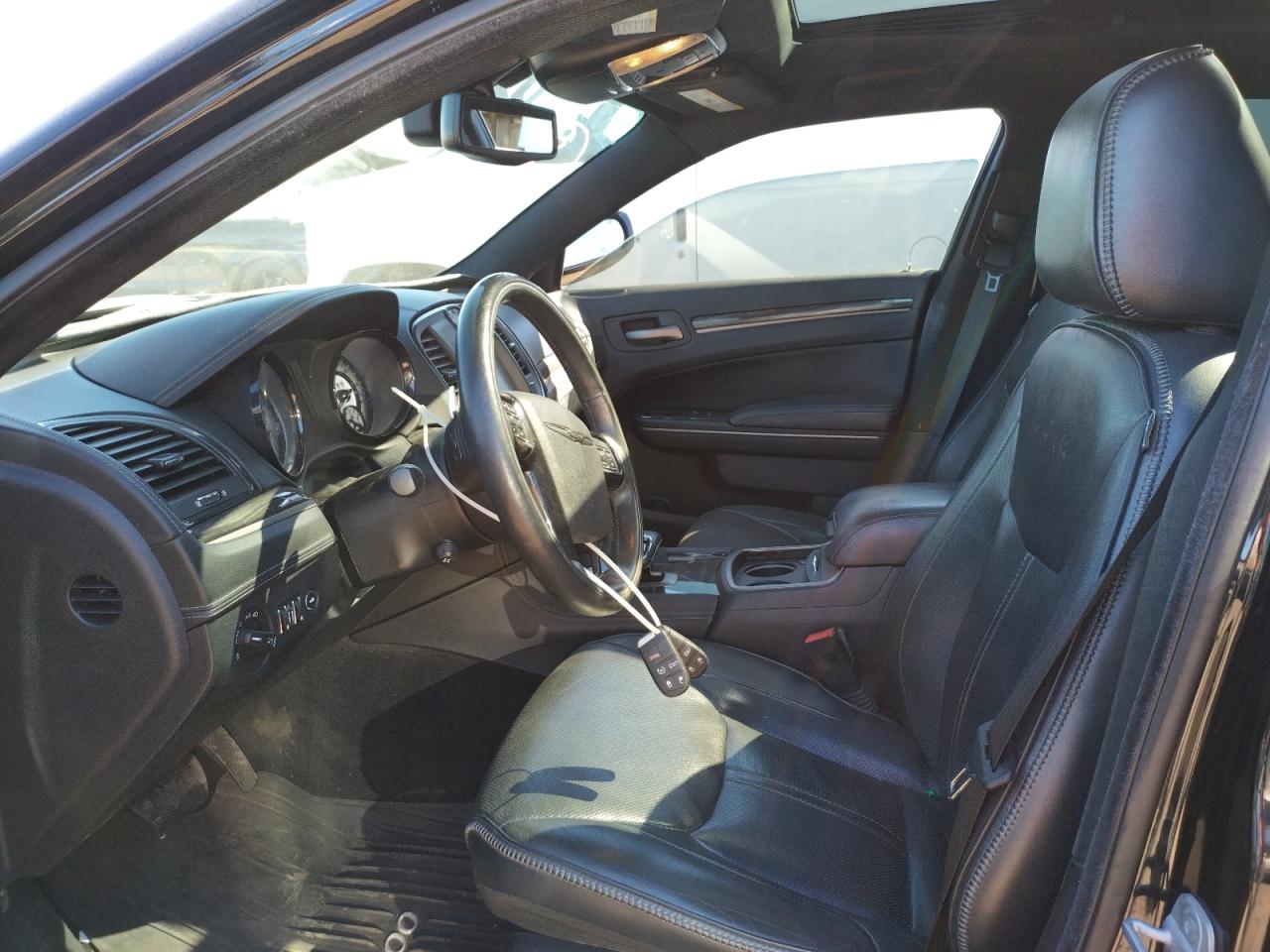 Photo 5 from auction – 2013 CHRYSLER 300C VARVA with VIN 2C3CCADG9DH732750