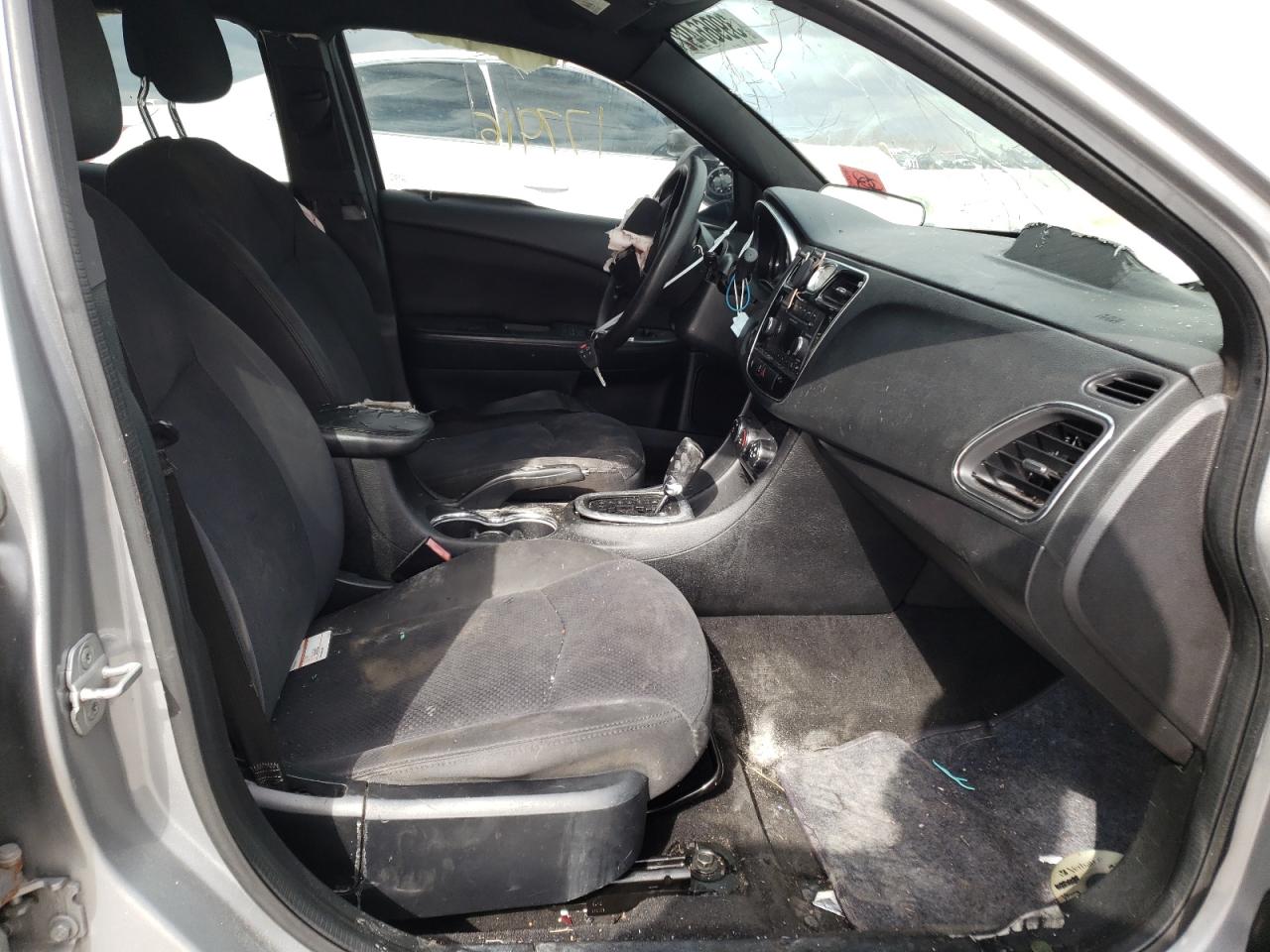 Photo 5 from auction – 2013 CHRYSLER 200 LX with VIN 1C3CCBAB9DN648238