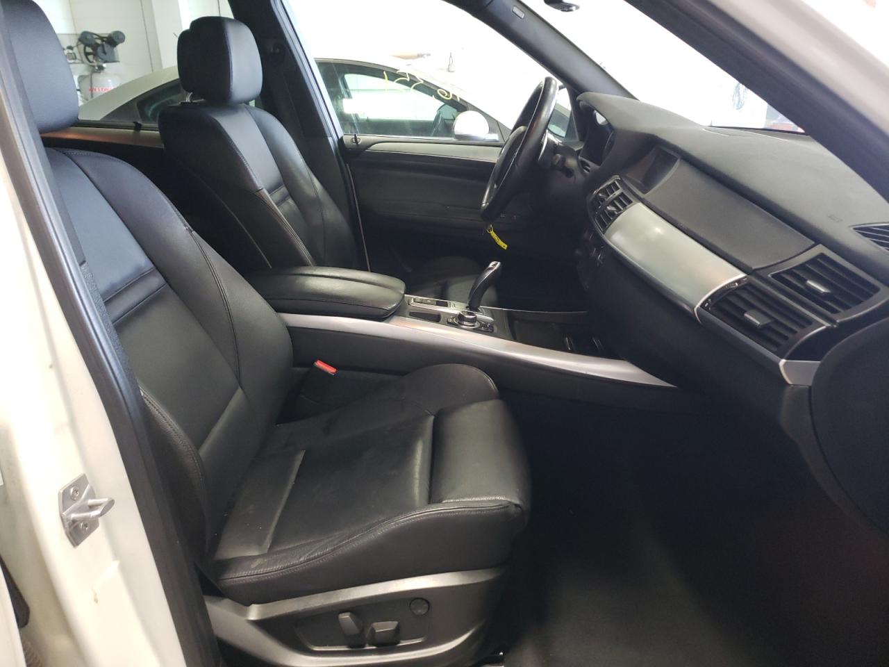 Photo 5 from auction – 2013 BMW X5 XDRIVE3 with VIN 5UXZV4C52D0G51662