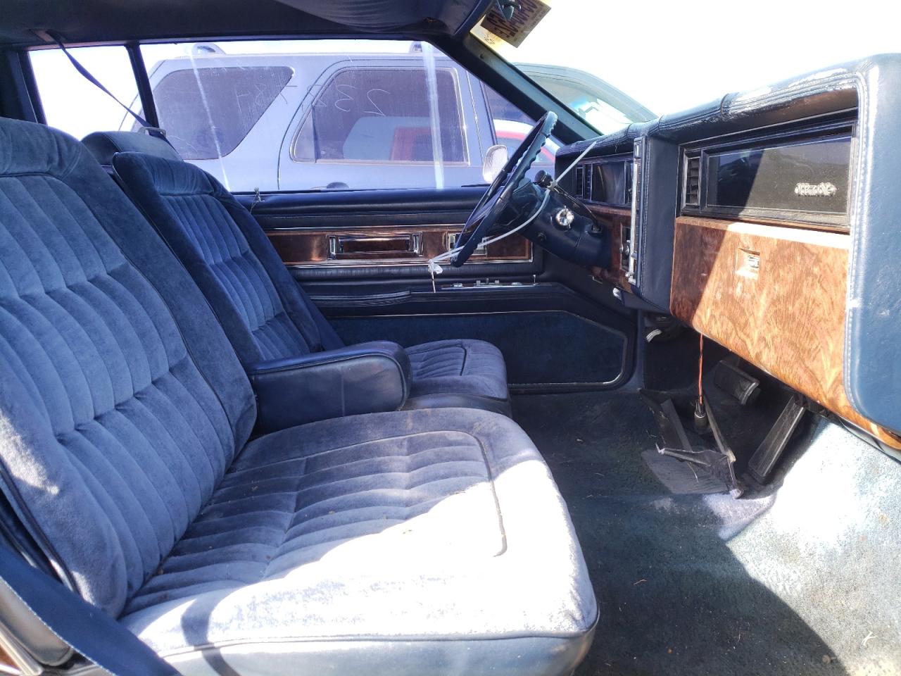 Photo 5 from auction – 1982 OLDSMOBILE TORONADO B with VIN 1G3AZ57Y3CE329575
