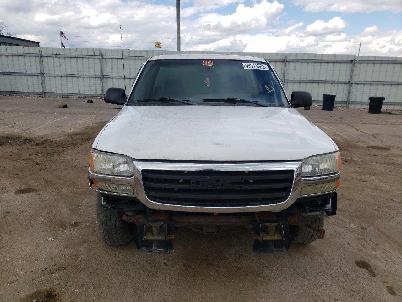 Photo 9 from auction – 2005 GMC NEW SIERRA with VIN 1GTEC14V05Z216667