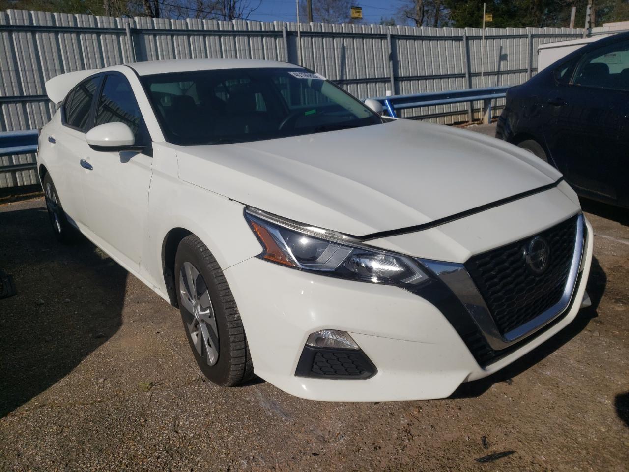 NISSAN ALTIMA S 2019 with VIN 1N4BL4BV1KC200084 - Photo from auction