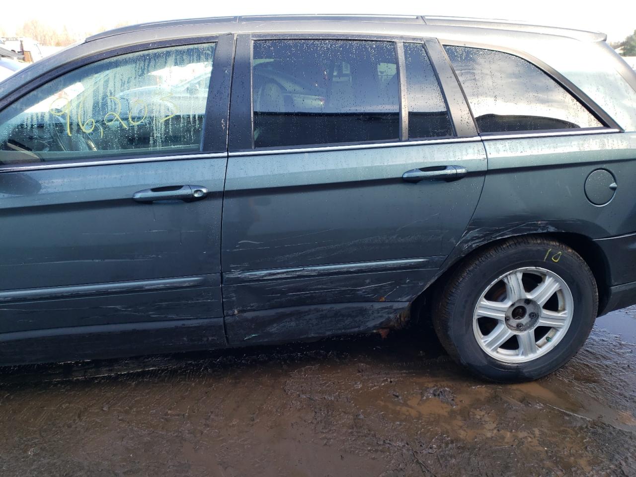 Photo 9 from auction – 2004 CHRYSLER PACIFICA with VIN 2C8GF68454R557892
