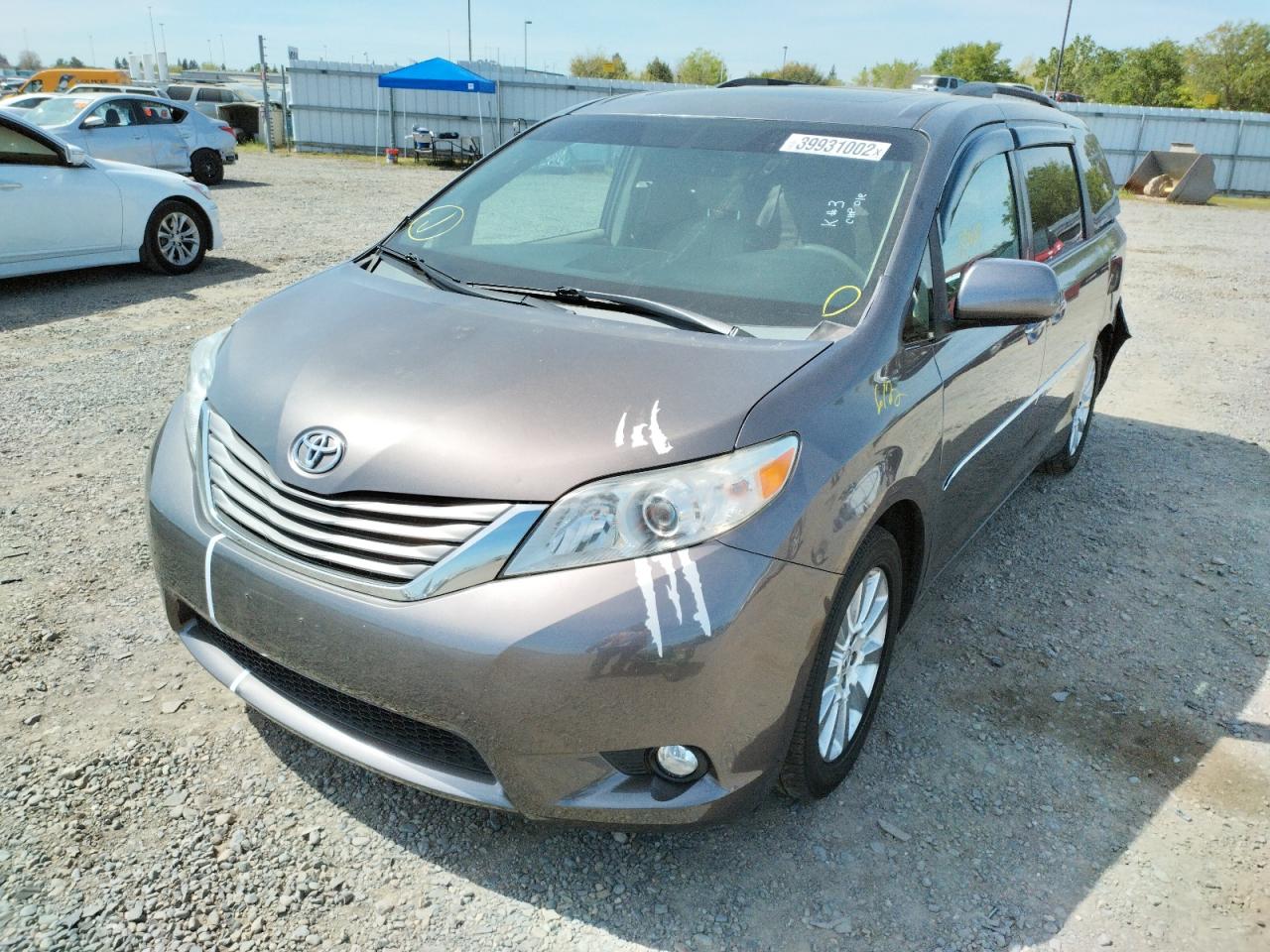 Photo 12 from auction – 2012 TOYOTA SIENNA XLE with VIN 5TDDK3DC7CS035881