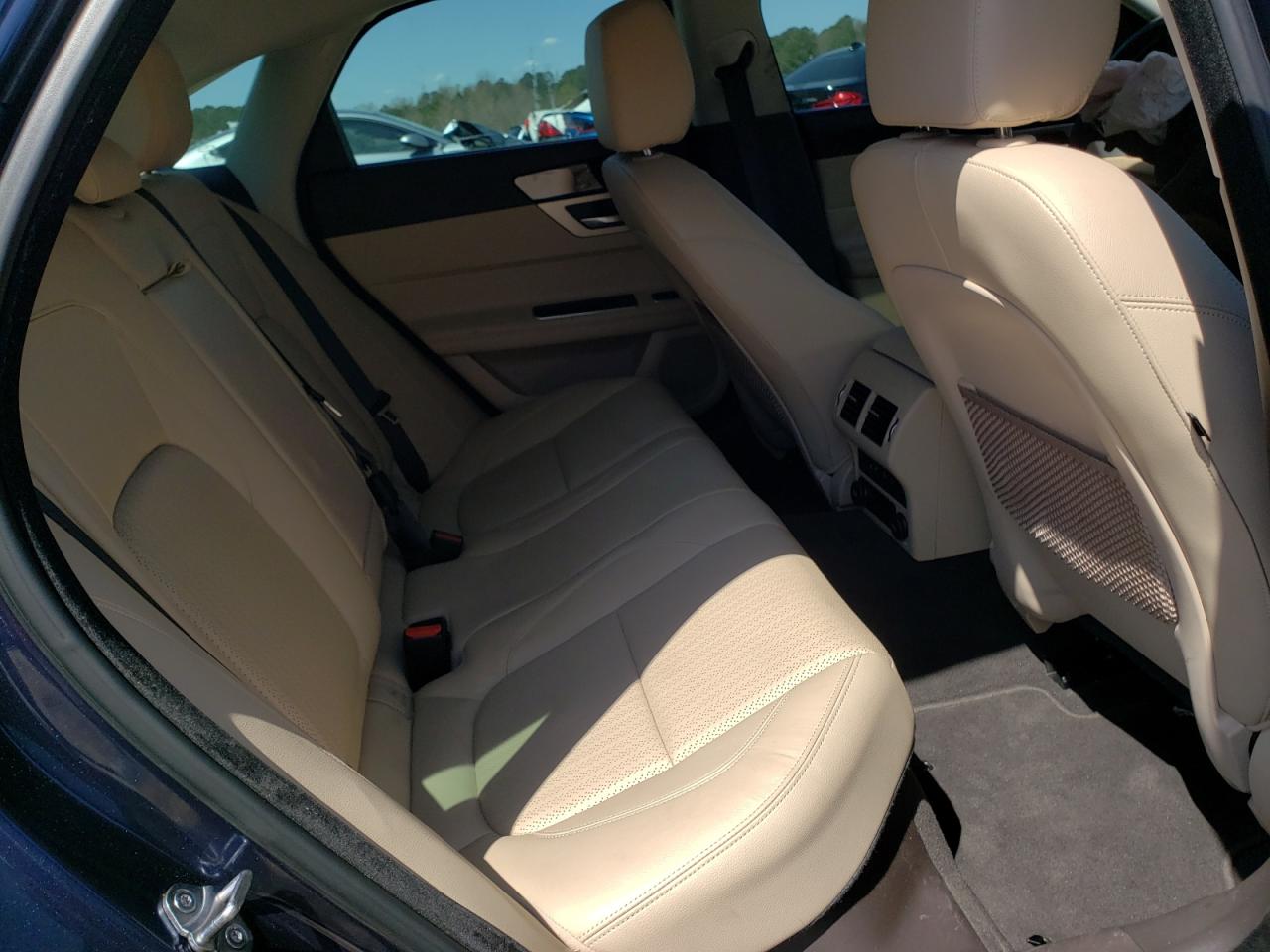 Photo 6 from auction – 2017 JAGUAR XF PRESTIG with VIN SAJBK4BN4HCY47974