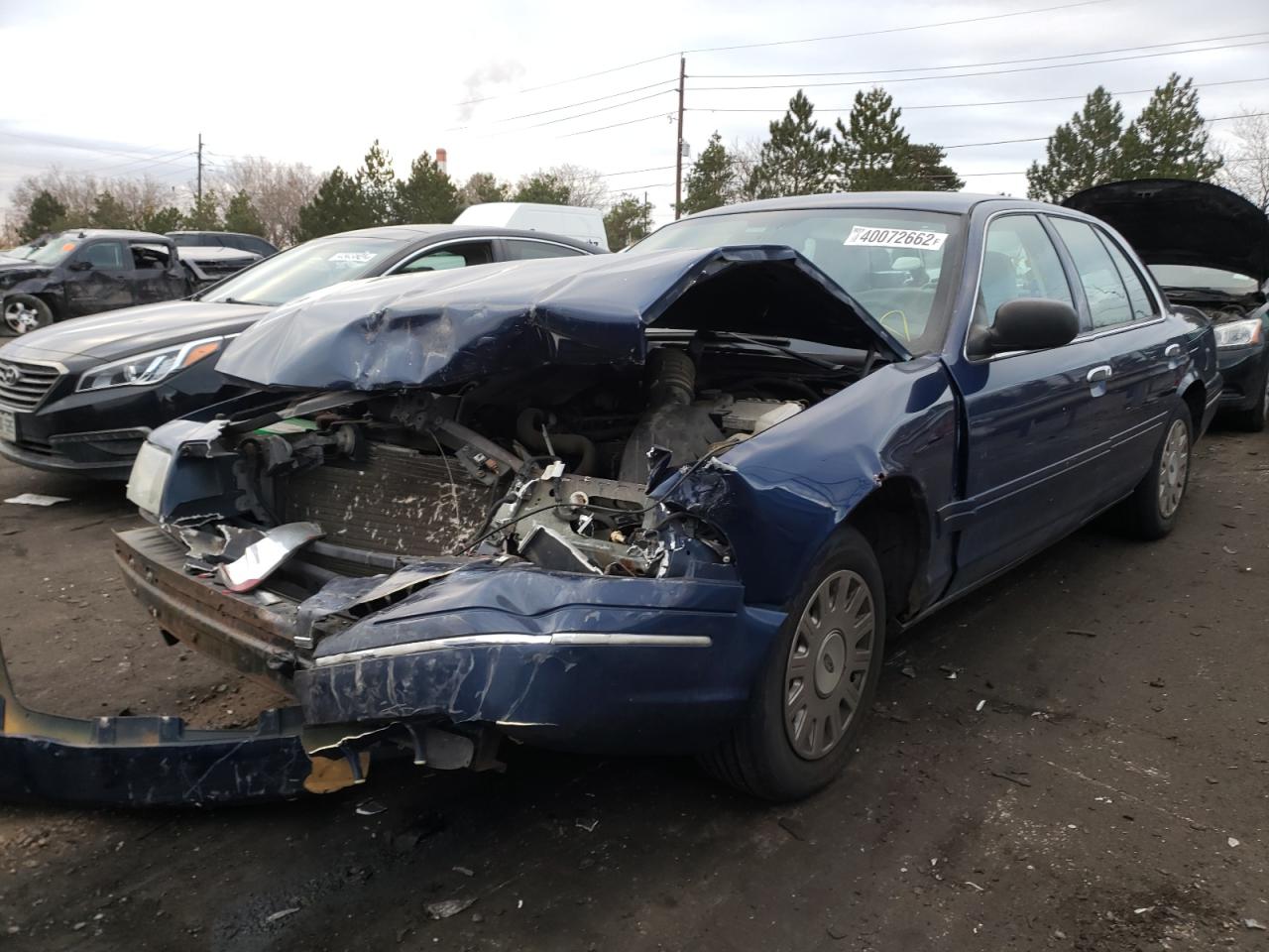 Photo 2 from auction – 2005 FORD CROWN VICT with VIN 2FAFP71W85X113601