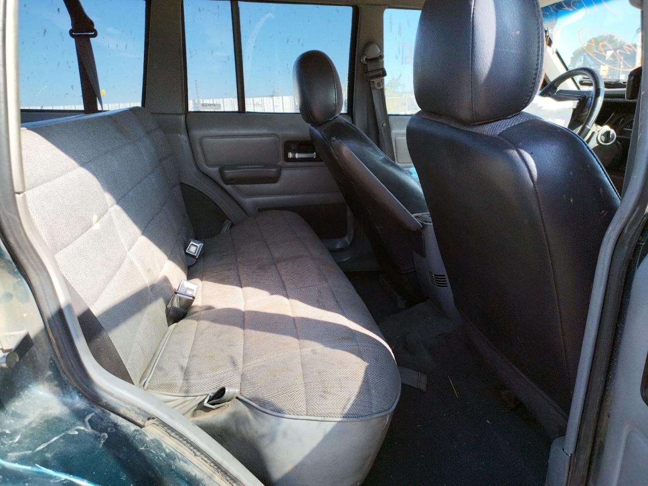 Photo 6 from auction – 1996 JEEP CHEROKEE S with VIN 1J4FJ68S2TL232905