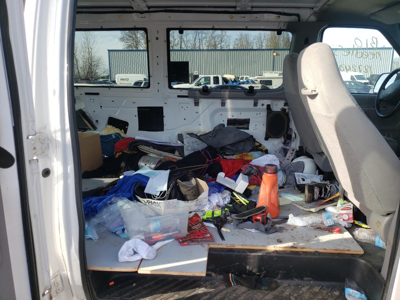 Photo 6 from auction – 1999 FORD ECONOLINE with VIN 1FBSS31L1XHB78027