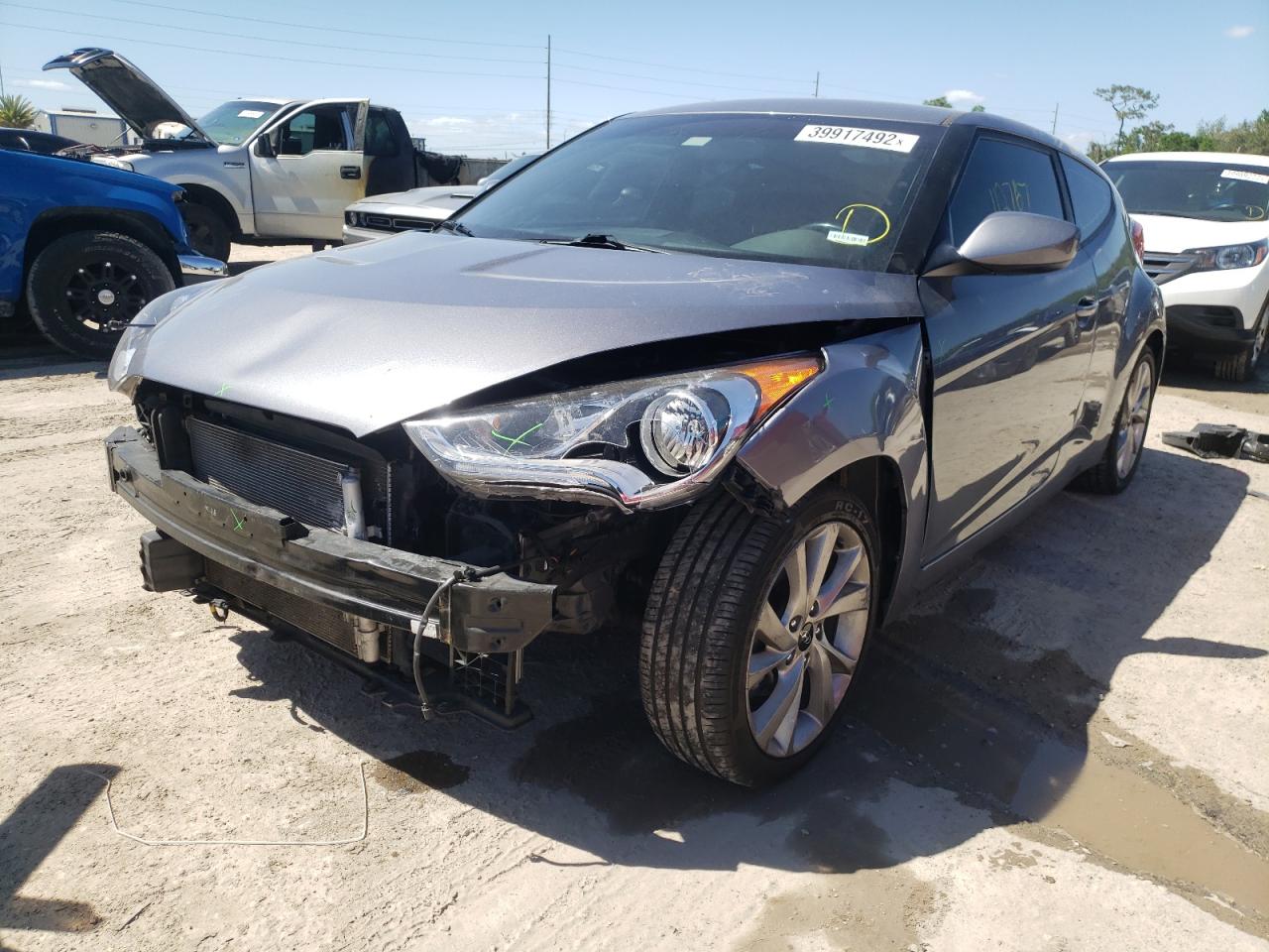 Photo 2 from auction – 2017 HYUNDAI VELOSTER with VIN KMHTC6ADXHU306793