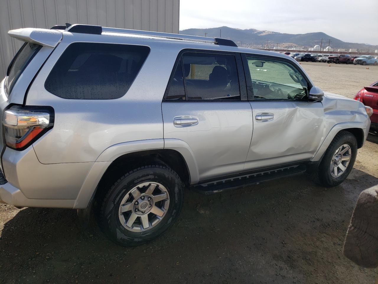 Photo 9 from auction – 2014 TOYOTA 4RUNNER SR with VIN JTEBU5JR7E5202413