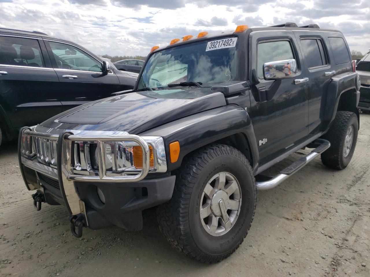 Photo 2 from auction – 2006 HUMMER H3 with VIN 5GTDN136668271690