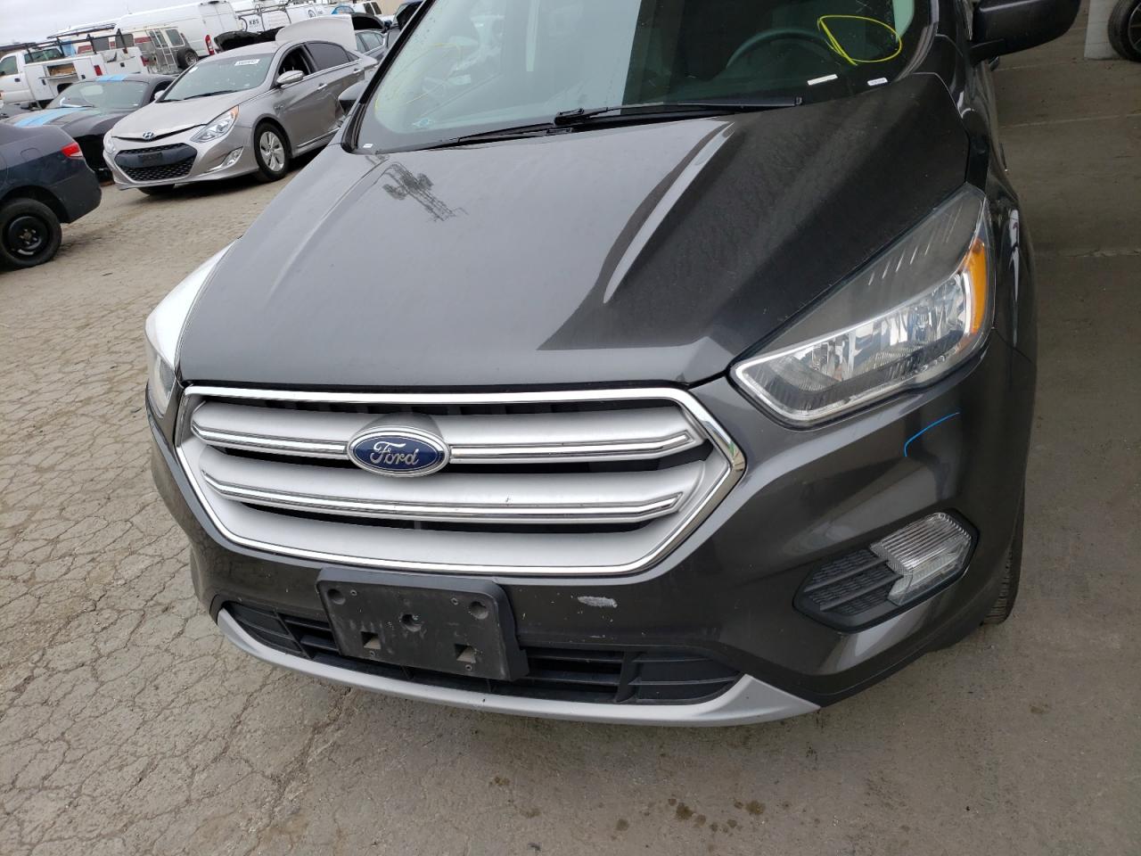 Photo 9 from auction – 2018 FORD ESCAPE SE with VIN 1FMCU0GD2JUA72124