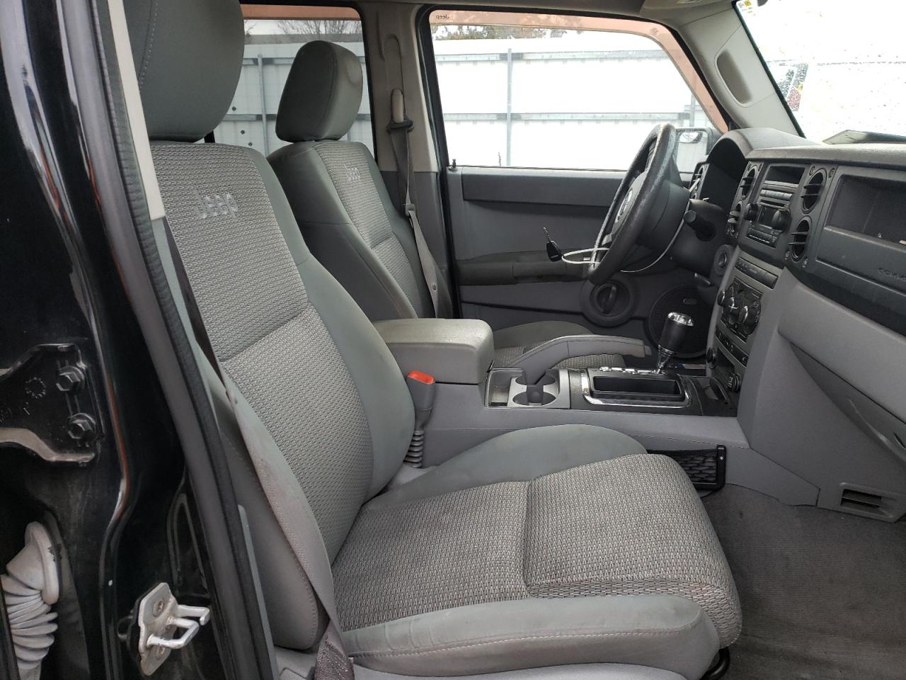 Photo 5 from auction – 2007 JEEP COMMANDER with VIN 1J8HG48K47C697752