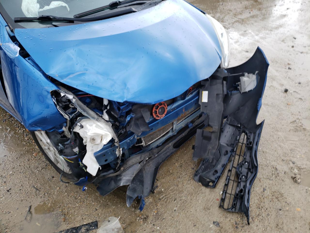 Photo 9 from auction – 2015 TOYOTA PRIUS with VIN JTDKDTB3XF1103581