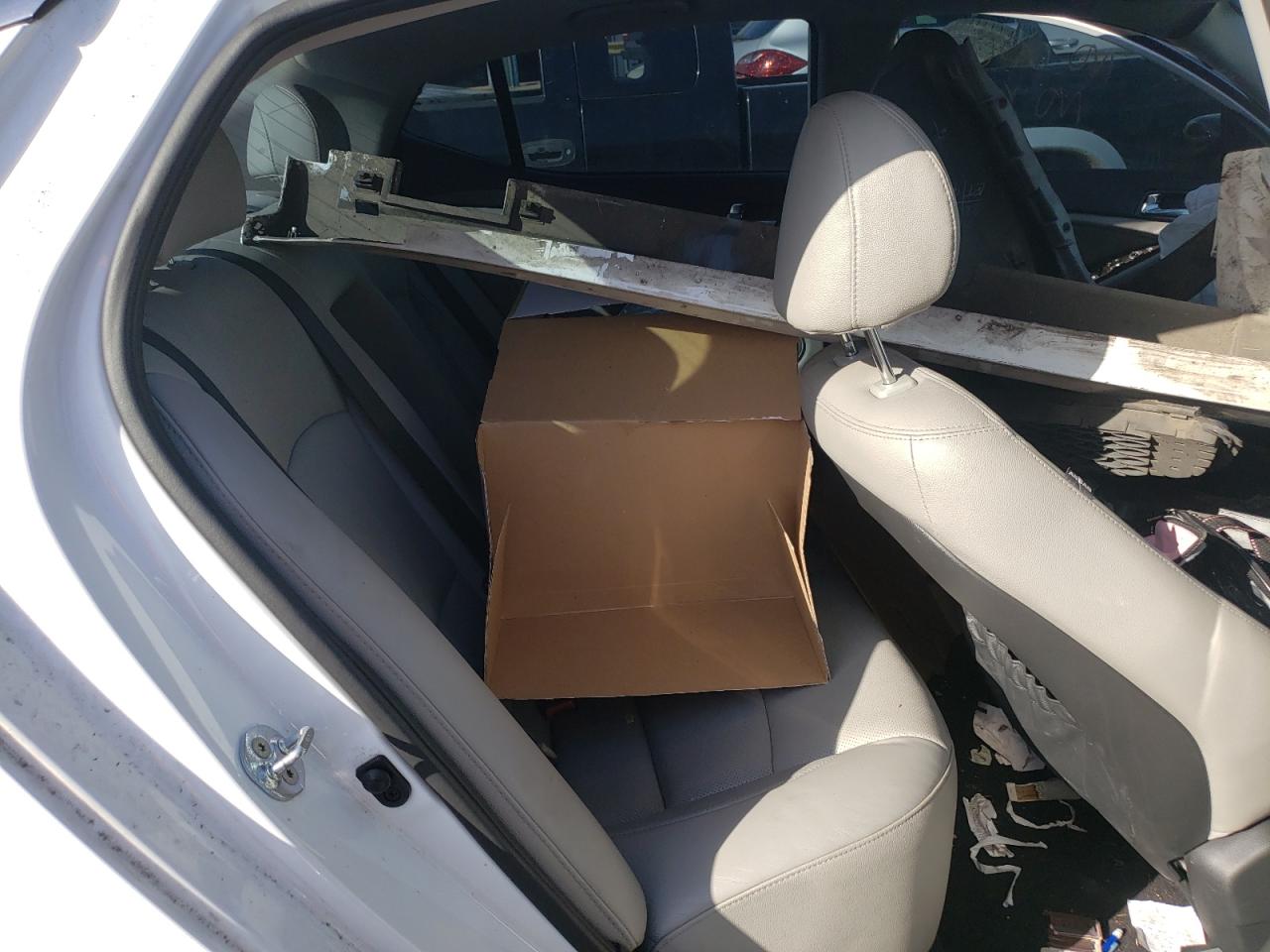 Photo 6 from auction – 2015 KIA OPTIMA EX with VIN 5XXGN4A72FG382705