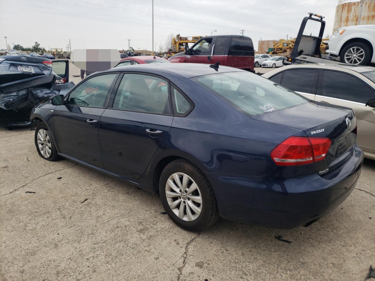 Photo 3 from auction – 2014 VOLKSWAGEN PASSAT S with VIN 1VWAT7A37EC079733
