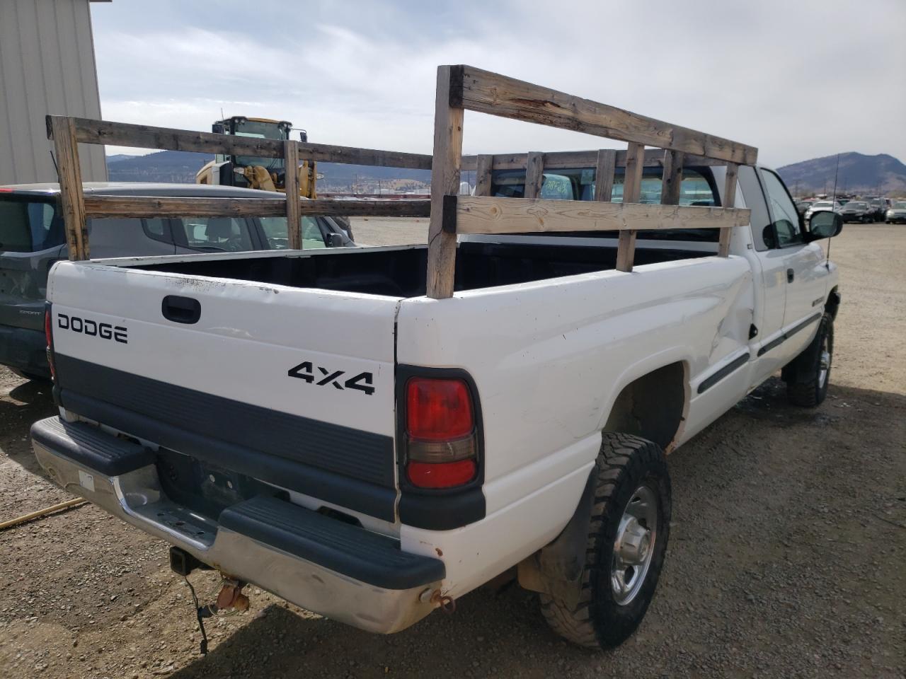 Photo 4 from auction – 1998 DODGE RAM 2500 with VIN 1B7KF23Z6WJ190113