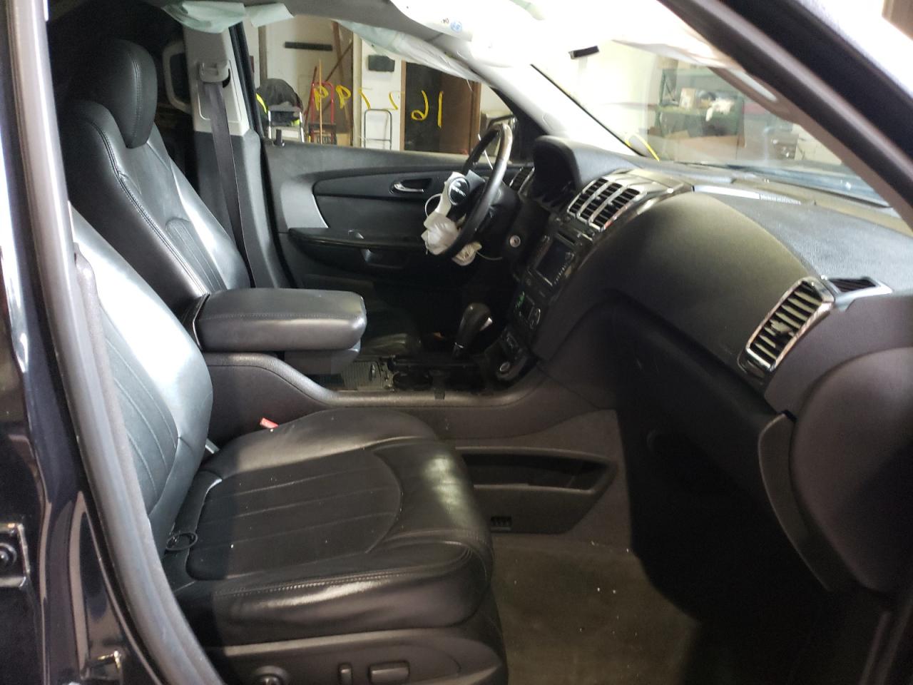 Photo 5 from auction – 2011 GMC ACADIA DEN with VIN 1GKKRTED0BJ360074