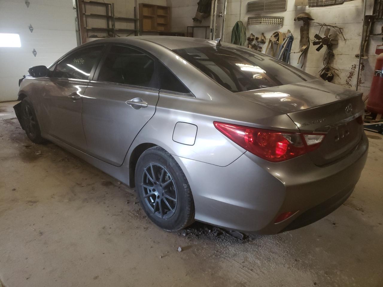 Photo 3 from auction – 2014 HYUNDAI SONATA GLS with VIN 5NPEB4AC8EH850663