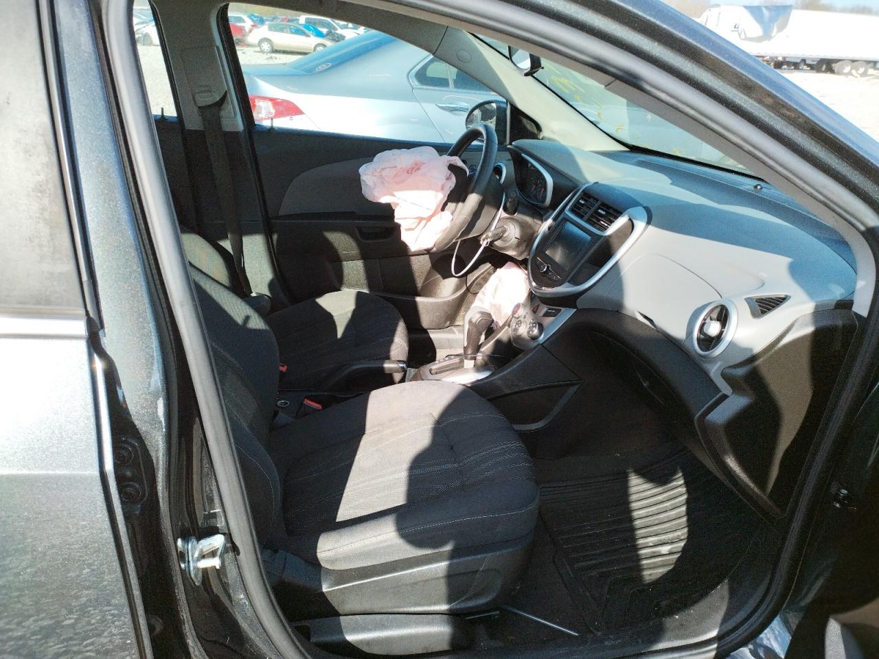 Photo 5 from auction – 2017 CHEVROLET SONIC LT with VIN 1G1JD5SH3H4147208