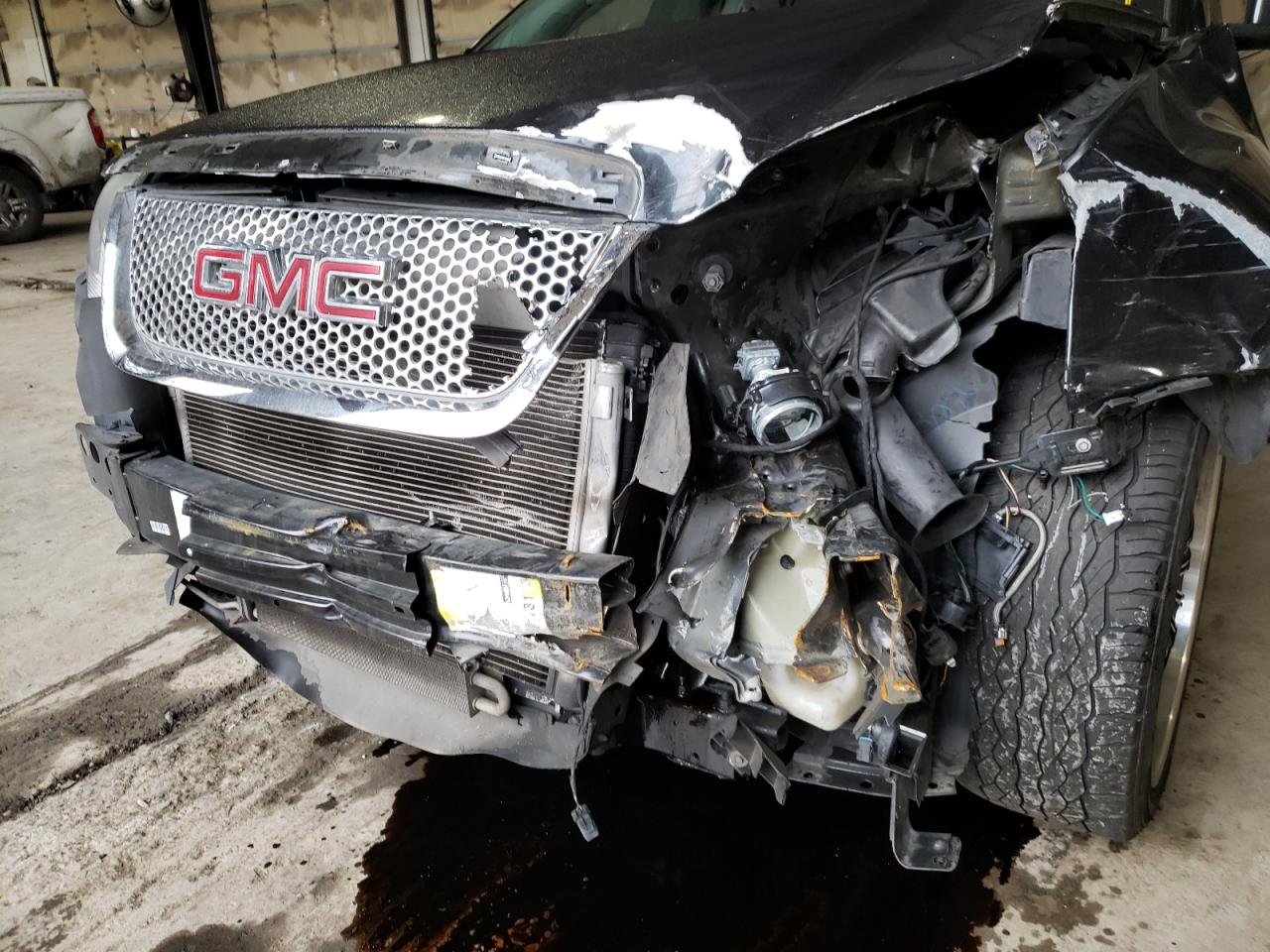 Photo 9 from auction – 2011 GMC ACADIA DEN with VIN 1GKKRTED0BJ360074